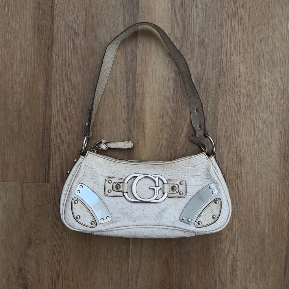 Vintage Guess Y2K Cream Croc Embossed Shoulder Bag Silver G Logo Baguette Purse